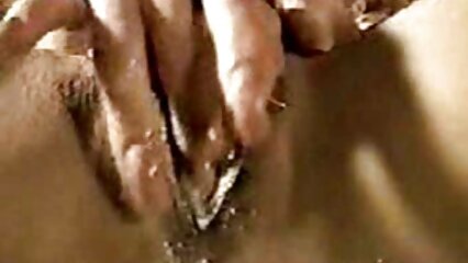 Prostitutas de élite relajadas sexualmente con un marinero